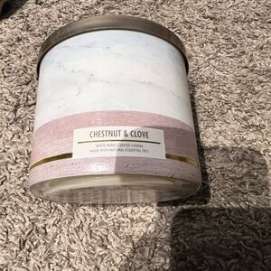 White Barn Chestnut & Clove Candle with White and Pink Design